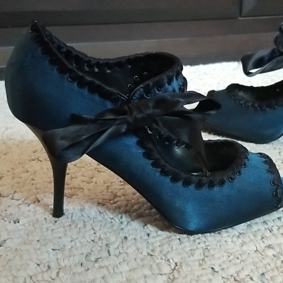 Never before worn Vianni heels - Picture 2 of 7